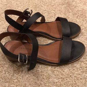 lucky brand size 10 sandals